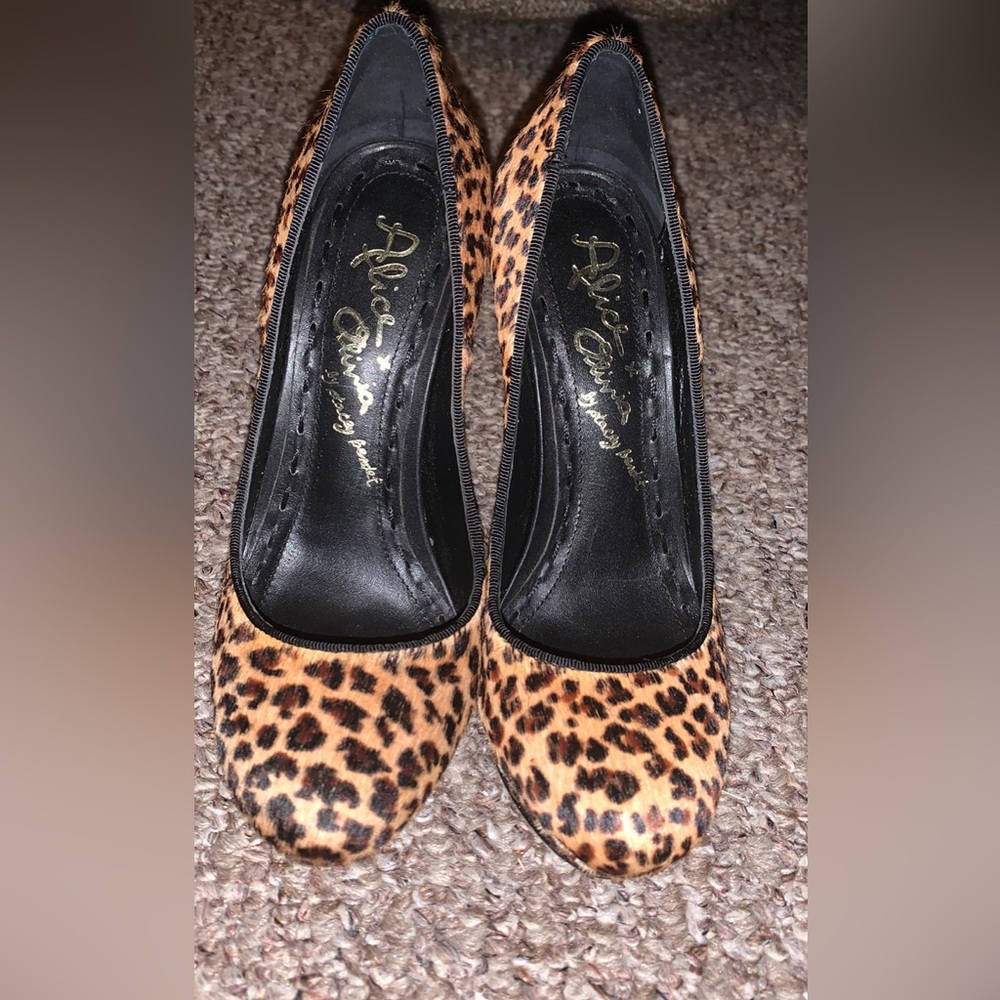Alice + Olivia calf hair leopard pumps. Size 6. Like new!